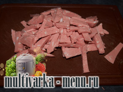 пицца с колбасой и грибами